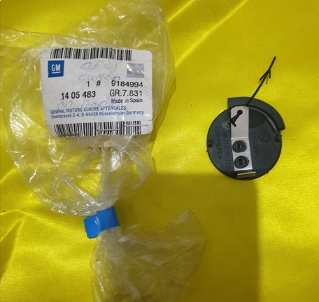 resimler/genel/Opel Corsa C Ön Tampon Çeki Demir Kapağı Füme GM Orijinal 1405483 - 9184994